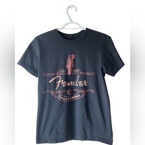 Fender mens Black Graphic Tee size small